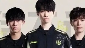 FPX夺冠核心解析：版本理解、团队协作与战术执行如何铸就电竞战队辉煌